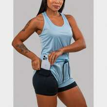 Women's 2-In-1 Gym Set With Compression Shorts And Racerback Tank Top For Fitness, Running, And Training. - Azul claro - Ver 2