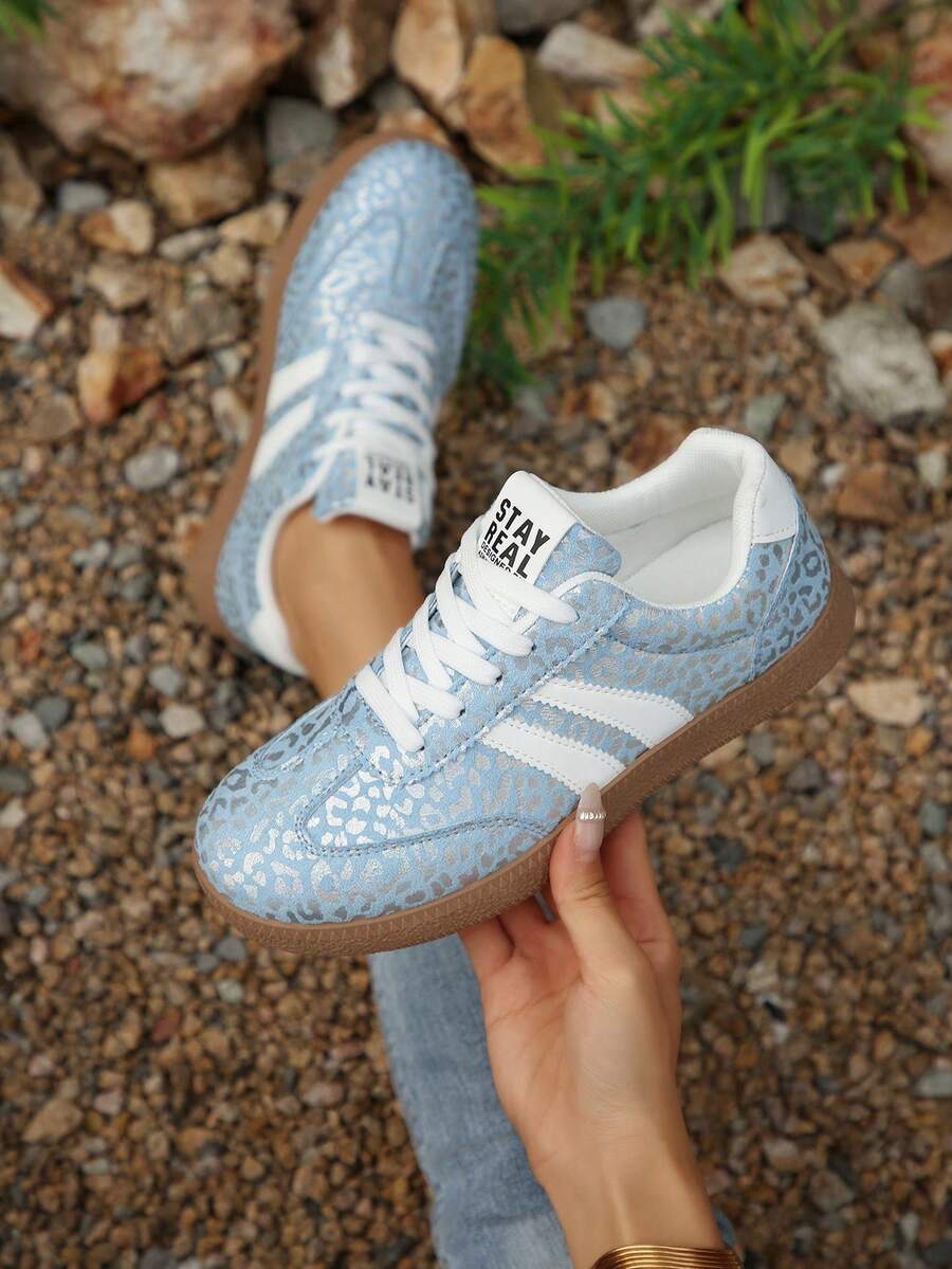 Sepatu Sneakers Patchwork Motif Leopard Wanita, Sepatu Olahraga Ringan dan Bernapas dengan Sol Karet Lembut dan Tahan Lama - Biru - View 1