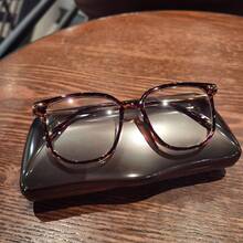 " LOVE " Series Blue Light Glasses For Woman, Oversize Light Weight Fashion Computer Glasses On Office Reduce Eye Strain Anti Migraine For Working Reading Computer , TV Glasses, Stylish Square Frame, Anti Glare Leopard  Small Face Square   Reduce Eye Fatigue On Computers, TVs, Phones, And Games, Suitable For Reading/Computer Reading Lense Screen Protector Plain Glasses   Clear Lens Glasses,Blue Light Glasses For Woman Men Safety Glasses Blue Light Blocking Glasses  Protection Computer Gaming Glasses   Women Cute Light Weight Red Frame Oversized Non Prescription Small Face Square Cat Eye  Reduce Eye Fatigue On Computers, TVs, Phones, And Games, Suitable For Computer Lense Screen Protector Plain Glasses   Clear Lens Glasses Blue Light   Light Blocking Glasses   For For Women Men  Light Glasses For    Glasses For Women  99 Blue Light  Glasses For Woman - Họa tiết da báo - Xem 11