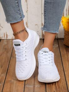 Sepatu Sneakers Wanita Bertali dengan Bahan Jala Bernapas dan Motif Sisik Ikan, Gaya Minimalis Cocok untuk Olahraga Luar Ruangan - Putih - View 4