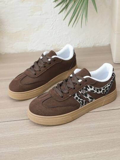 女士系带滑板鞋，随机豹纹印花，适合徒步、户外滑板等休闲运动