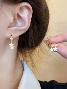 1 Pasang Anting Hoop Pentagram Rhinestone Kecil yang Modis, Lucu, Elegan, dan Serbaguna untuk Wanita, Cocok untuk Dipakai Sehari-hari dan Acara Festival - Bintang - View 4