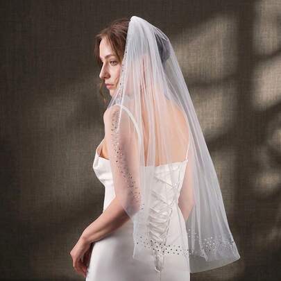 1件短款水钻闪亮新娘头纱，柔软薄纱，长90厘米，配发梳，时尚复古浪漫优雅，适用于派对、宴会、舞会、T台走秀、新娘、女士、女孩