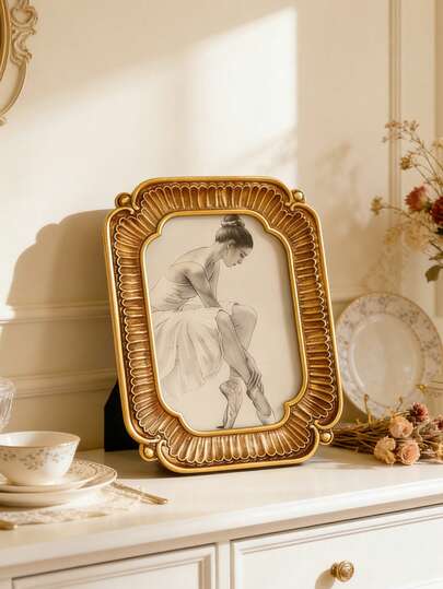 Luxury Gold Resin Photo Frame, Classic European Style Decorative Picture Frame Suitable For Desktop, Exquisite Embossed Photo Stand For Home Decor, Suitable For Living Room, Bedroom, Study, Great Housewarming Gift, Vintage Aesthetic Photo Frame For Art Display