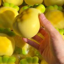 2026 Nuevo juguete antiestrés con forma de piña, extremadamente suave y húmedo, de material TPR refrescante con forma de fruta para liberar presión, aliviar la ansiedad, regalo de cumpleaños y festivo - Juguete de estrujado de piña realista, juguete de estrujado de pulpa de piña hecho a mano, juguete de silicona para estrujar, alivio del estrés, regalo de cumpleaños, regalo ideal, regalo sorpresa, regalo festivo, regalo de pareja, regalo de Navidad, regalo refinado para jugadores, juguete para estrujar, artículo esencial para aliviar la presión - Multicolor - Ver 7