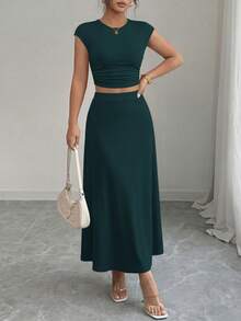 Women Two-Piece Skirt Set Casual Ribbed Knit Solid Crew Neck Short Sleeve Cropped Top Elastic Waist Swing Midi Skirts - 墨綠色 - 查看 3
