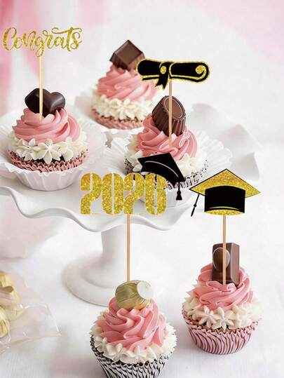 Đồ trang trí bánh cupcake chủ đề tốt nghiệp năm 2026 (8 chiếc hoặc 16 chiếc): Mũ tốt nghiệp lấp lánh vàng "Lớp 2026" dùng trang trí bánh cupcake, lý tưởng cho trang trí tiệc tốt nghiệp, lễ tốt nghiệp trung học và đại học.