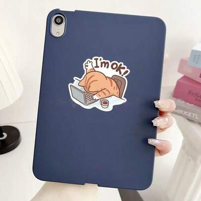 I'm Ok Cat Stickers, English Decorative Graffiti Stickers, Overworked Cat Cartoon, Funny And Quirky, Waterproof PVC Material, "I'm Fine" Cat Expression Stickers For Notebook, Laptop, Water Bottle, Cup, Phone Decoration, Healing And Quirky Style, Orange Cat Pattern, Cartoon Lying Down Design, Funny Text Details, Decorative Stickers, Creative And Personalized Stickers Suitable For Notebook Decoration / Water Cup Decoration / Office Desk Arrangement