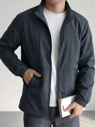 男士夹克一件装，深灰色立领网眼内衬休闲夹克，舒适亲肤梭织面料+网眼内衬，抗起球，宽松修身时尚，户外功能性简约休闲风格，适合春秋季通勤和户外活动。