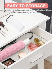 1PC Heat Resistant Silicone Mat And Sleeve For Curling Iron And Hair Straightener Portable Hot Tool Pad With Heat Insulation And Anti Slip Design Protects Surfaces From Heat Damage Foldable And Easy To Store Suitable For Travel And Home Use Also Works As Makeup Brush Holder And Vanity Organizer Durable Flexible And Easy To Clean Ideal For Hair Styling Tools Storage Bathroom Accessories Vanity Decor Desk Organizer Travel Essentials And Beauty Tool Accessories - 彩色 - 查看 6