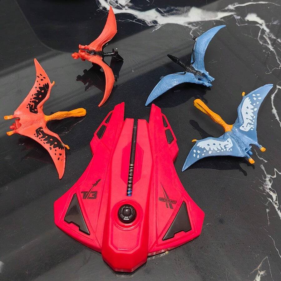 Kids' Shooting Toy, Red Launcher + 4pcs Dinosaur Shaped Projectiles, Manual Shooting Toy For Outdoor Play That Kids Love