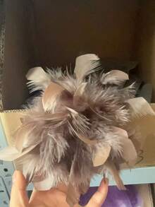 1 Stück modische & elegante handgefertigte Feder Brosche Haarspange, farbenfroher Oversized Blumen Dekor als Accessoire für Frauenkleidung - Federblume - Übersicht 10