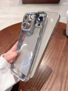 Ốp điện thoại mạ bạc đính đá lấp lánh cao cấp kèm miếng dán bảo vệ ống kính, phù hợp với 17 Pro Max/17 Pro/17 Air/17/16 Pro Max/16/16 Pro/16 Plus/16e/15/15 Pro Max/15 Pro/15 Plus/11/12/13/14 Pro Max/11 Pro/11 Pro Max/12 Pro/12 Pro Max/13 Pro/13 Pro Max/14 Pro/14 Pro Max/14 Plus/13 Mini/12 Mini, thiết kế tối giản sáng tạo. - Phim ống kính màu bạc + sáng bóng - Xem 3
