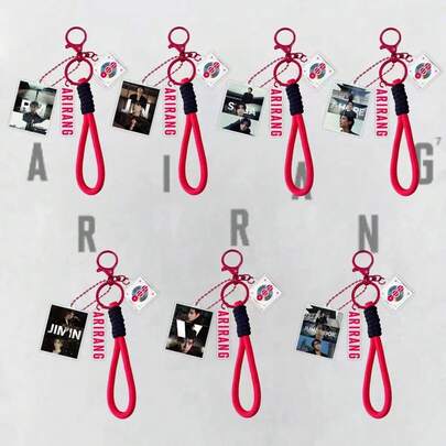 <ARIRANG> 2026 回归专辑 (SWIM/Body To Body/One More Night/2.0/No.29) V JIMIN J-HOPE RM JIN，<Face Off> 124张独立小卡套装，附赠钥匙扣挂件，适用于衣服、包包、车钥匙等，创意可爱派对装饰，是圣诞节、情人节、生日庆祝活动的理想之选。