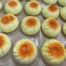 1 món đồ chơi giảm căng thẳng hình bánh bao mềm dẻo, có mùi thơm, với khả năng đàn hồi chậm. - Nhiều màu - Xem 3