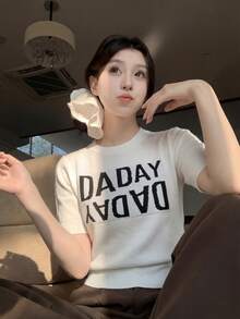 Ins风白色短袖针织T恤，女士夏季性感修身露脐T恤，甜美清爽的大学音乐节穿搭 - 白色 - 查看 2