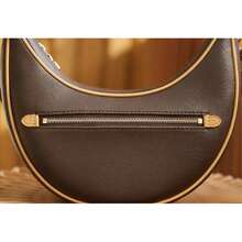 Brown Leather Crescent Crossbody Bag With Gold Chain & Zipper Pocket - Shoulder Bag For Women​ - Marrón - Ver 5