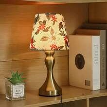 1 đèn bàn họa tiết hoa - Ánh sáng điều chỉnh 3 màu với đế kim loại, đèn trang trí thanh lịch, đèn LED bảo vệ mắt điều khiển bằng nút bấm qua cổng USB, thích hợp cho phòng ngủ, phòng khách, phòng học, văn phòng. - Màu trắng ấm áp - Xem 2