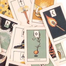 古代符文塔罗牌：一副充满神秘符号和隐晦占卜艺术的牌组 - 彩色 - 查看 5