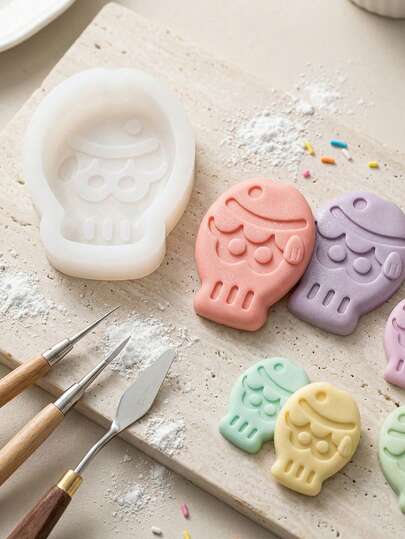 1pc Cartoon Skull Shaped Mold, Suitable For Decorating Halloween Cakes And Candies, Chocolate Mold