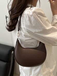 Bolso de mano mini en forma de media luna de , 1 pieza, unicolor con decoración de cadena en relieve, material PU, bolso de hombro elegante y portátil con cremallera, adecuado para viajes y uso diario de niñas - Café - Ver 2