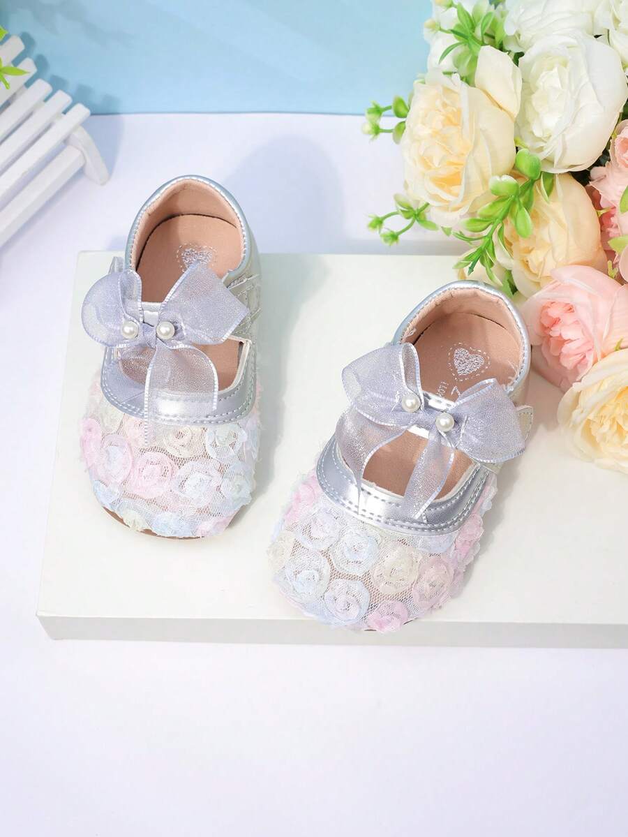 蕾丝公主鞋，透气软底儿童鞋，春秋新款幼儿凉鞋，魔术贴婴儿/女童平底鞋 - 銀色 - 查看 1