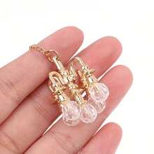 Đèn chùm pha lê kim loại thu nhỏ tỷ lệ 1:12, mô hình đèn tường pha lê cổ điển, đèn treo, đồ trang trí nội thất thu nhỏ, thích hợp cho phòng khách, phòng ngủ, nhà bếp nhà búp bê, trang trí tường và trần nhà, phong cách sang trọng cổ điển, đồ thủ công tiểu cảnh, có thể dùng làm phụ kiện nhà búp bê, trang trí phòng khách, trang trí phòng, tiểu cảnh tự làm, trang trí vườn cổ tích, đạo cụ chụp ảnh, trang trí mô hình kiến trúc, cũng thích hợp làm quà tặng tiệc tùng, quà tặng sưu tầm, đồ trang trí treo ngày lễ, trang trí Eid và Eid Al-Adha, và quà tặng cá nhân hóa. - Một kích cỡ phù hợp cho tất cả - Xem 3