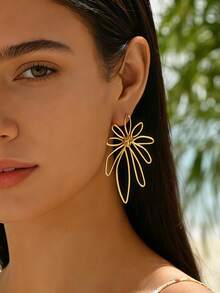 2 Stück minimalistische, übertriebene mehrschichtige goldene Spirallinien-Ohrringe, mehrschichtige Creolen- und Feuerwerk-Design-Ohrringe für Frauen, leicht und modisch, geeignet für Festivals, Alltag, Sommer am Strand und Nachtleben - Goldgelb - Übersicht 2