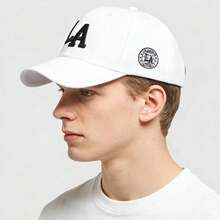 Black Streetwear Cap With A Flat Brim Featuring An LA Print, Suitable For Both Men And Women. This Hip Hop Hat Has An Adjustable Strap, Perfect For Outdoor Activities And Casual Occasions, Especially For Events Themed Around LA - 白色 - 查看 4