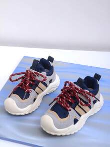 1 Paar bequeme, modische, leichte und atmungsaktive Kinder Sportschuhe mit Klettverschluss, einfach anzuziehen und auszuziehen, geeignet für Innen- und Außenbereich, ganzjährig tragbar - Blau - Übersicht 3