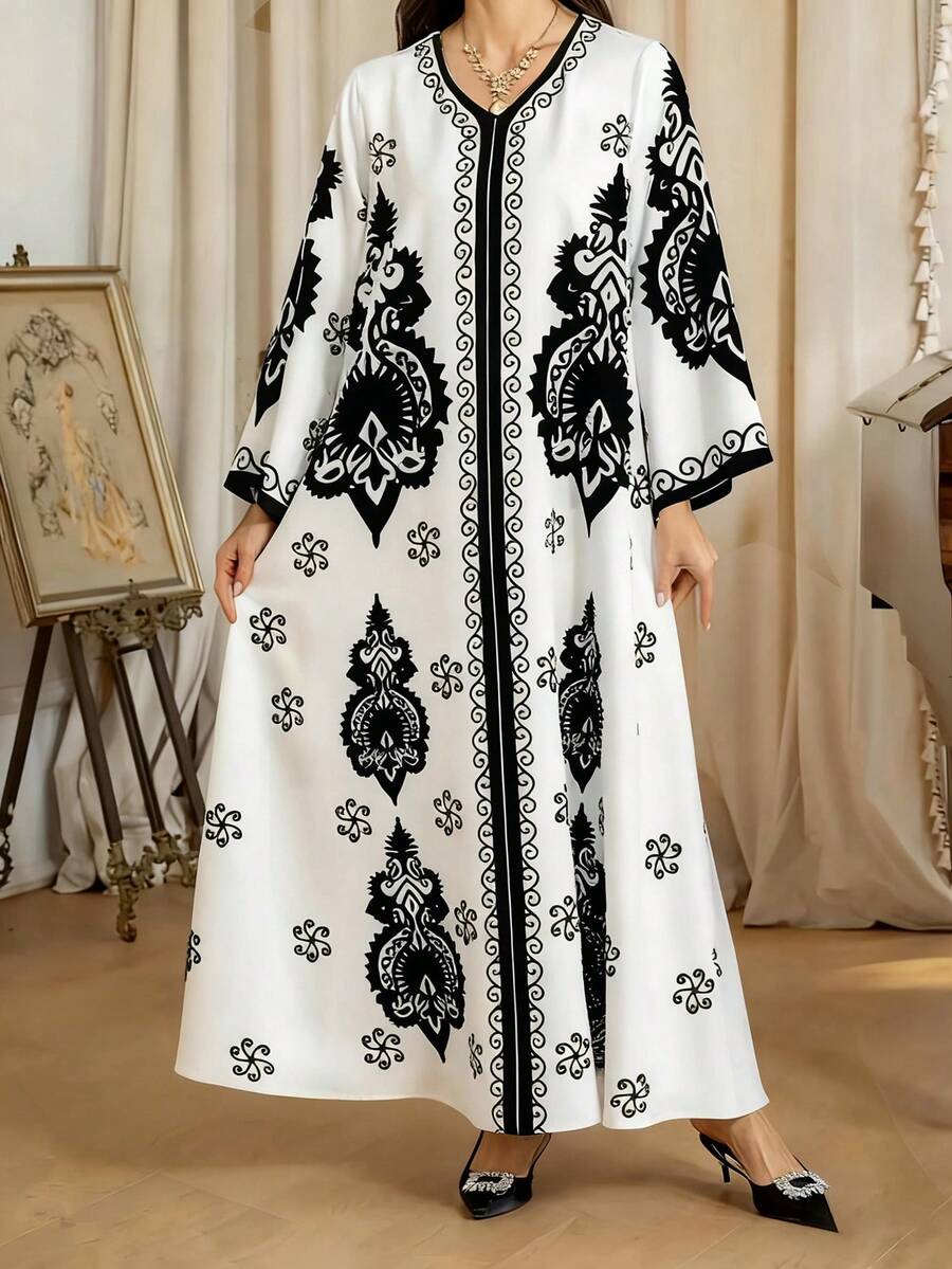 一件黑白印花V领宽松长款休闲阿拉伯风格长袖睡袍，时尚优雅，适合度假穿着。 - 黑色 - 查看 1