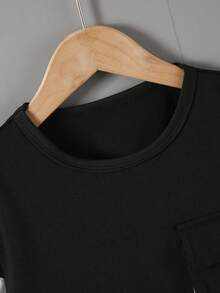 Set de 2 piezas de pantalones cortos con bolsillos cargo y camiseta de color contrastante para niños, conjunto de ropa casual de verano para niños de 8 a 12 años - Blanco y Negro - Ver 4