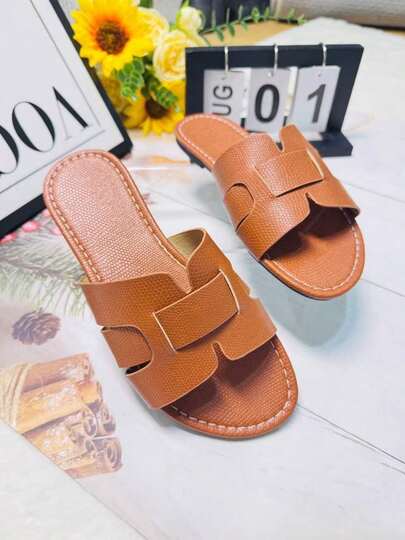 Colección primavera/verano 2026 para mujer de talla grande con ajuste amplio: Chanclas de mujer de color marrón chocolate, chanclas planas de punta redonda, pantuflas casuales aptas para uso interior y exterior