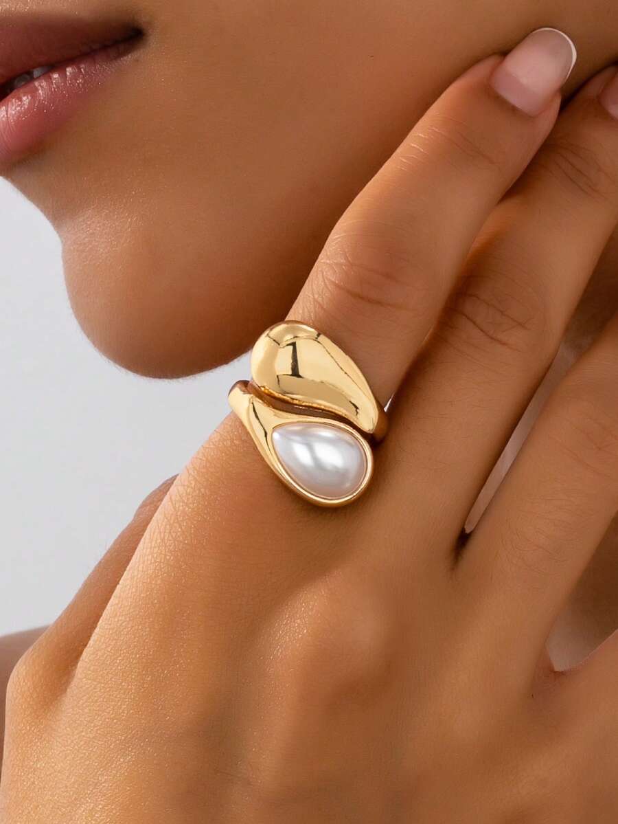 女士单枚戒指，时尚大号仿珍珠戒指，适合日常佩戴和度假，无包装盒 - 金黃色水滴珍珠 - 查看 1