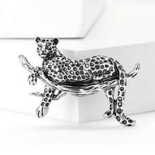 Broche léopard féroce vintage, options de couleur or/argent, texture d'impression léopard 3D + détails de base de branche, convient pour la tenue quotidienne, le costume, la décoration de sac, l'accessoire mode pour les fêtes et les déplacements, broche chic polyvalente pour toutes les saisons - broche - Voir 3