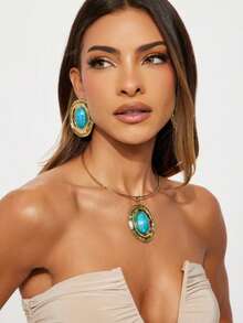 复古椭圆形吊坠项链套装，饰以绿松石纹理，展现欧美复古优雅风格，包含1对耳环和1条项链——精致的波西米亚风首饰套装，复古雕刻，镶嵌闪亮宝石，是日常穿搭和派对配饰的完美之选。 - 綠松石耳環項圈套裝 - 查看 2
