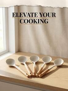 1 - 3 - 5 - 8 pièces Cuillères à soupe en silicone (blanc, noir) : résistantes à la chaleur, n'endommagent pas la casserole, faciles à nettoyer, ne s'accumulent pas de saleté et n'ont pas d'odeur. Convient pour servir la soupe, le riz, pour prélever le riz et la soupe, remuer la soupe et prendre la soupe du plat chaud, etc. Fabriqué en matériau silicone, convient pour les cuisines domestiques, les restaurants de fondue, le camping en plein air, etc. Ustensile de cuisine essentiel pour un usage domestique. - Multicolore - Voir 3