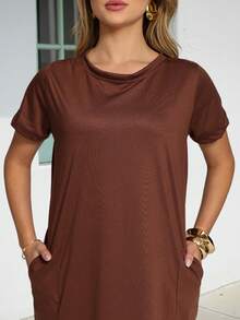 Comfortable Women's Midi Dress With Practical Pocket And Side Slit - Casual And Elegant - 深棕色 - 查看 6