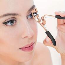 16件套不锈钢睫毛夹套装，包含1个睫毛夹、1个睫毛梳、2个睫毛卷翘器、1个斜角双头眉刷、1个眉刷和10个硅胶替换垫，适用于睫毛和眉毛。 - 彩色 - 查看 2