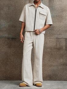 Bộ đồ nam thường ngày gồm áo sơ mi ngắn tay có khóa kéo và quần dài kẻ sọc. - Nhiều màu - Xem 2