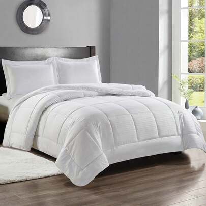 Cloud-Soft 3-Piece Comforter Set – Ultra-Soft All-Season Bedding With Comforter & 2 Pillow Shams – Lightweight, Fade-Resistant, Easy Care Bed Set (Queen & King, White)