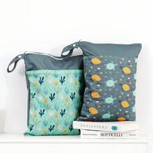 2个可重复使用的干湿两用袋，带两个拉链口袋，适用于旅行、海滩、泳池、日托、婴儿脏污物品、瑜伽、健身，可装泳衣或湿衣服。 - 彩色 - 查看 13