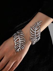 Exaggerated And Cold Style - Heavy Metal Design - Leaf Opening Women's Punk Style Bracelet, Versatile And Personalized Accessory For Commuting (No Gift Box) - Bracelet - View 11