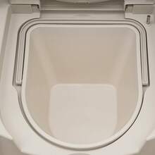 SanBouSi Bedside Commodes Chair Portable Toilet Chair Height Adjustable Commode Toilet For Home Use - Gris blanco - Ver 4