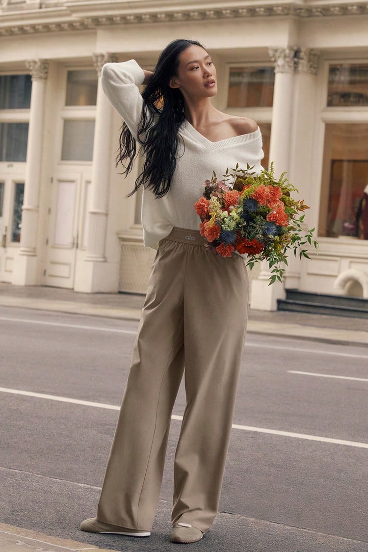 Alo Suit Up Trouser (Regular) Designed For A Loose Women's Gravel W51432r - Grå - Visa 1