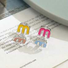 1 Pair Minimalist Dopamine Colorful Enamel Letter Ear Cuffs, Niche Unique Sweet & Edgy Ear Jewelry, Vibrant Accessory For Daily Wear, Casual Outfits, Street Style Looks, Birthday Gifts - 銀色 - 查看 4