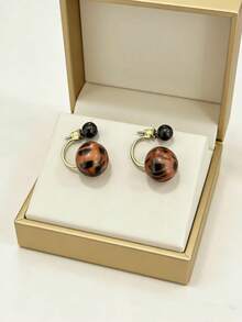 Pendientes de botón con bola de resina con estampado de leopardo, pendientes geométricos retro elegantes, pendientes de diseño elegante y único para mujeres - Multicolor - Ver 1