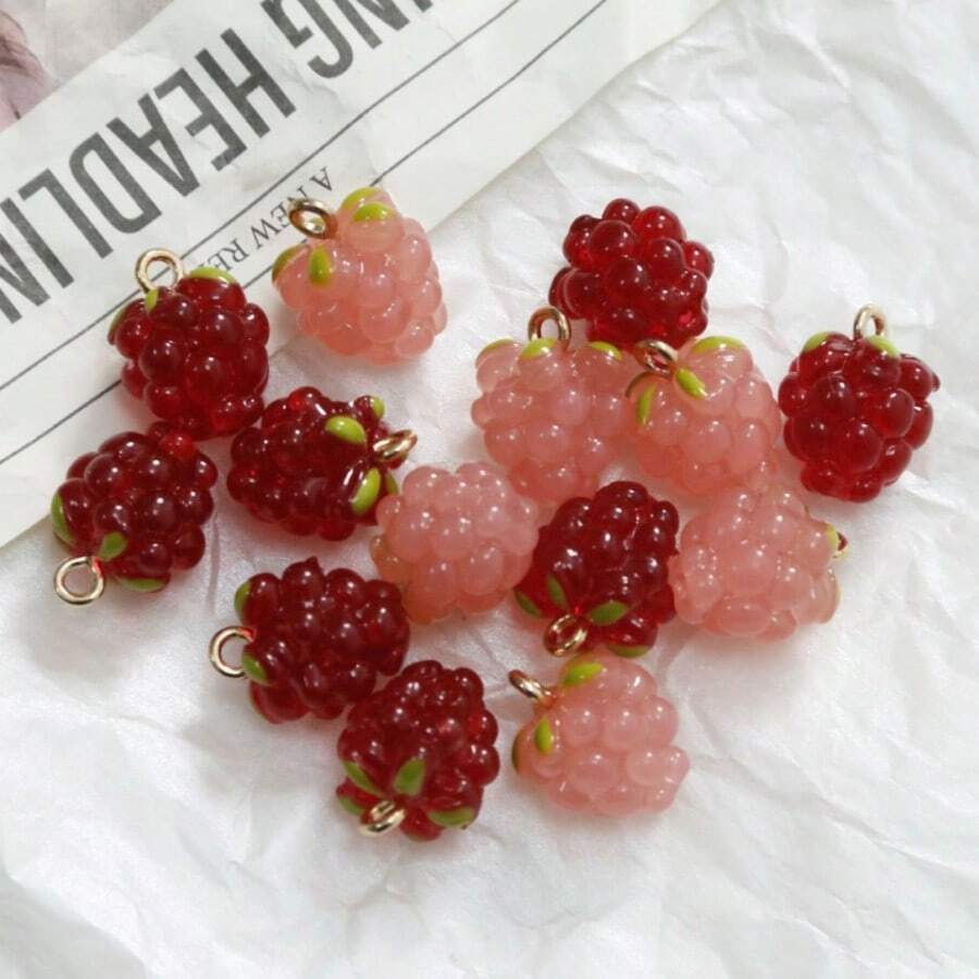 10个逼真树脂/玻璃珠水果吊坠，女士钥匙扣吊坠配饰，汽车钥匙扣，手链挂饰 - 覆盆子、葡萄和樱桃3D水果吊坠，适合DIY珠宝制作，项链、耳环、手链和手机配件，送给妈妈的礼物，派对工艺品和女士礼物 - 彩色 - 查看 1