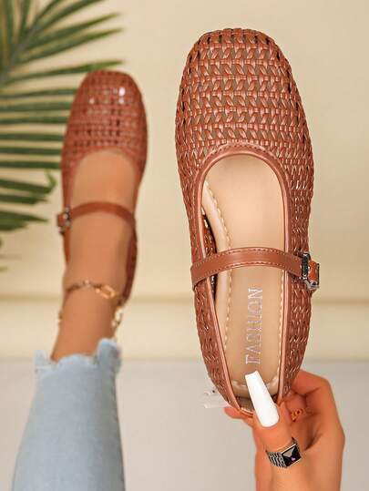 Women's Summer New Fashion Flat Shoes, Hollow-Out Buckle Design, Comfortable Wear, Suitable For Travel, Vacation, Mother's Day
