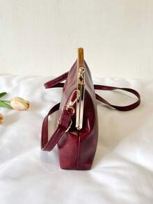 Tas Selempang Kulit PU untuk Wanita, Tas Tangan dengan Gesper Bergaya Vintage, Tali Bahu yang Dapat Diatur, Tas Bahu Tunggal Ringan Warna Polos dengan Lapisan Poliester - Merah - View 8